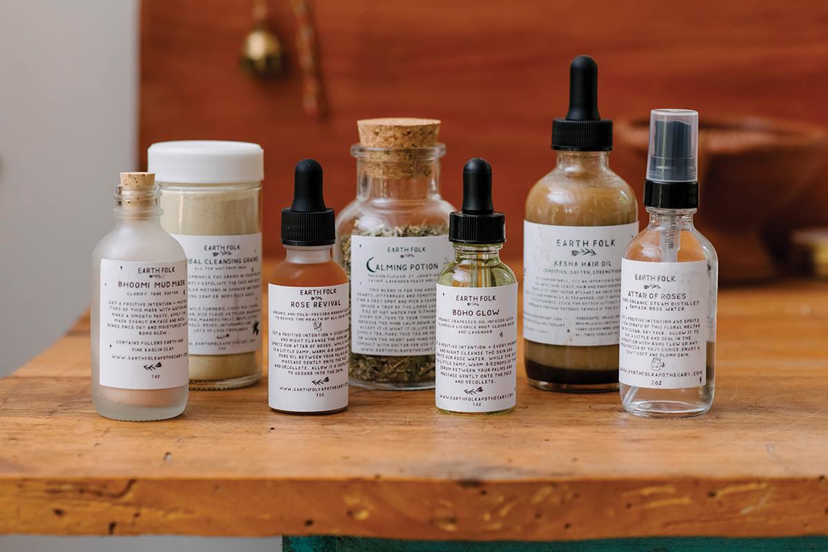 LIVING LIBATIONS - Aromatherapy Apothecary Travel Kit – The Green Jungle  Beauty Shop